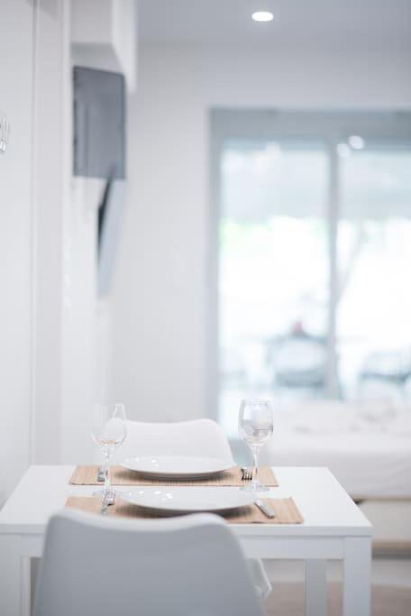 Luxury Studio With Garden Next To Acropolis 아테네 외부 사진