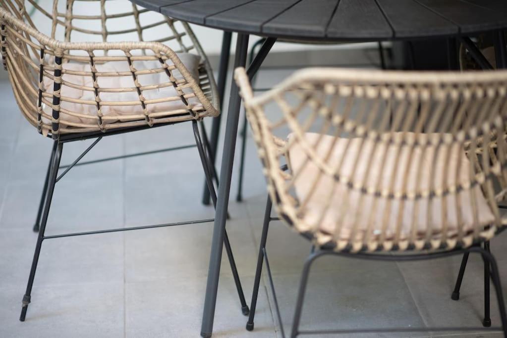 Luxury Studio With Garden Next To Acropolis 아테네 외부 사진