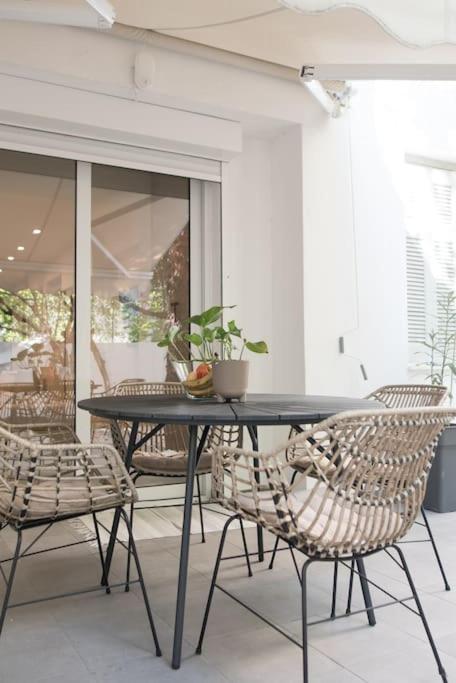 Luxury Studio With Garden Next To Acropolis 아테네 외부 사진