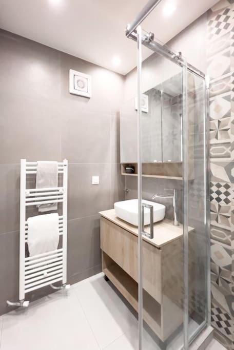 Luxury Studio With Garden Next To Acropolis 아테네 외부 사진