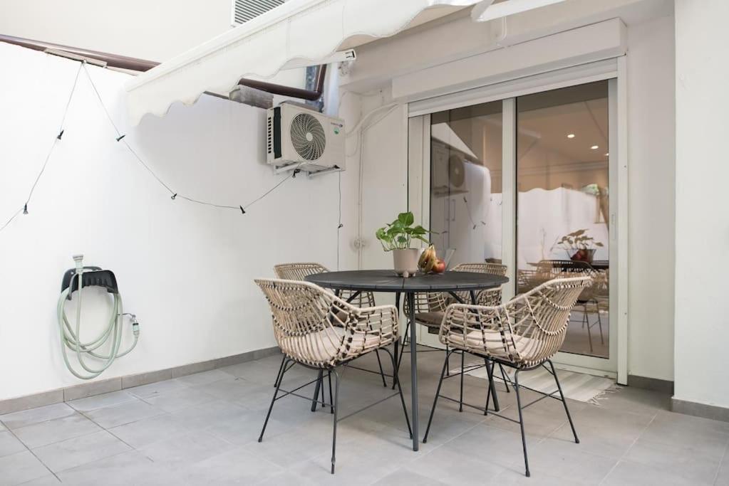 Luxury Studio With Garden Next To Acropolis 아테네 외부 사진